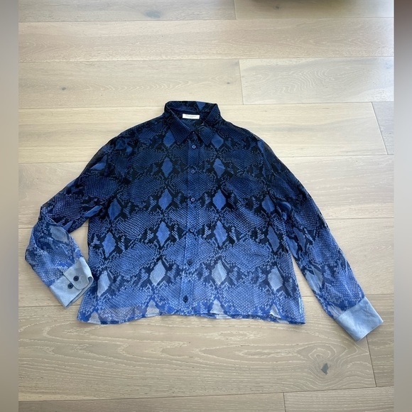 Equipment Tops - Equipment Femme Blue Ombre Snakeprint Silk Button Down Shirt size small